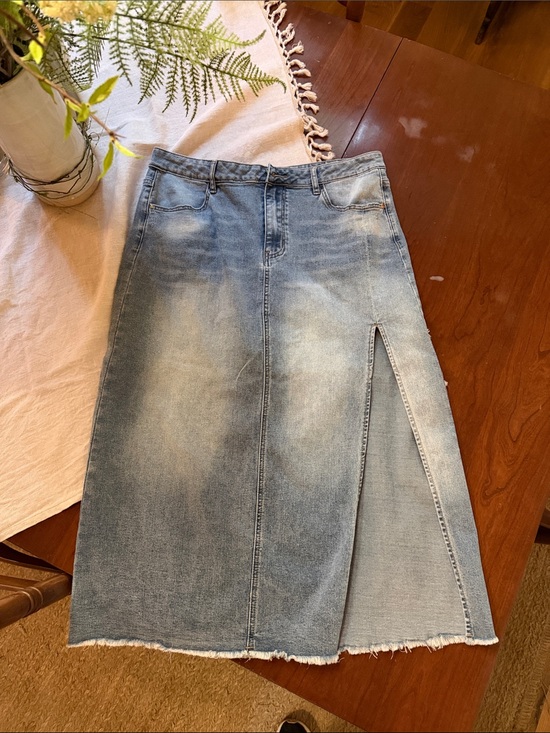 Vipones Dresses & Skirts - Light Wash Denim Midi Skirt with Side Slit
